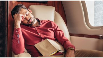 Come Combattere il Jet Lag: Strategie e Rimedi