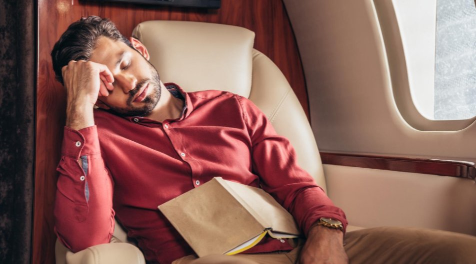Come Combattere il Jet Lag: Strategie e Rimedi Come Combattere il Jet Lag: Strategie e Rimedi